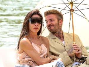 Hoppá: David és Victoria Beckham nem akárkivel mentek hármas randira