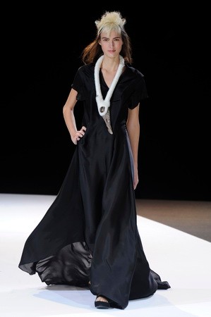 Yohji Yamamoto show, 2. look