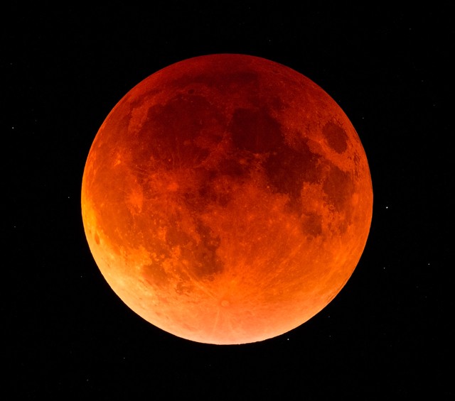 Mindent megbolygat: Holdfogyatkozással jön a Vérhold, a nyár első teliholdja
