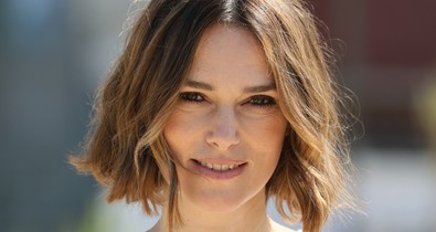 Keira Knightley Chanel meztelenruhája a legizgalmasabb utcai megjelenés, amit valaha láttunk