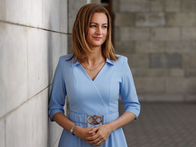 Stylistok mondták el a véleményüket Forsthoffer Ágnes stílusáról: „Igazi klasszikus first lady-vibe”