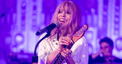 Megcsinálni a majdnem lehetetlent - Péterfy Bori elképesztő koncertfilmmel jelentkezik