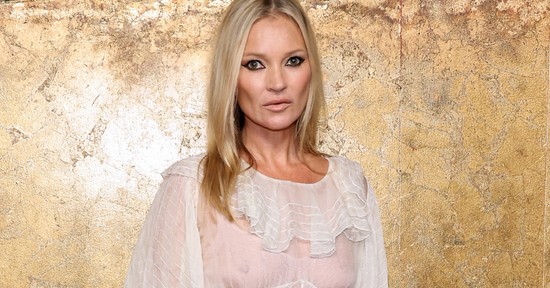 A történelem megismételte önmagát: Kate Moss 22 éves lánya félelmetesen hasonlít modell édesanyjára legújabb címlapfotóján
