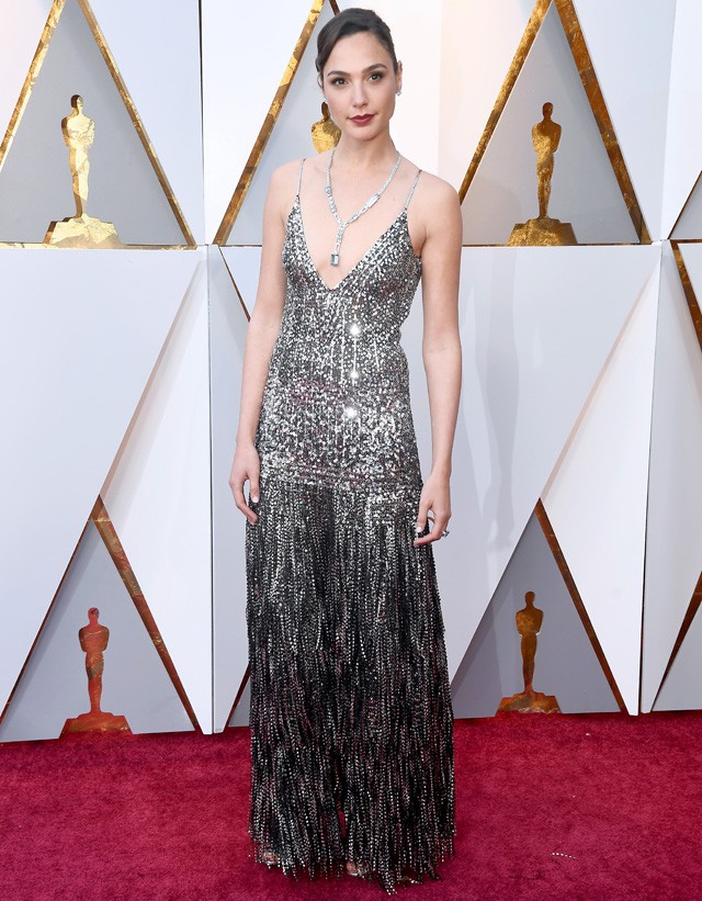 Gal Gadot egy Givenchy ruhában