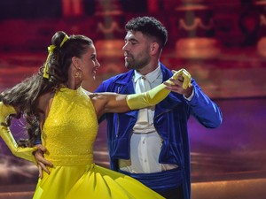 Krausz Gábor eljegyezte Mikes Annát, ráadásul nem is akármilyen gyűrűvel: egyszerűen elolvadsz majd a bejelentésüktől