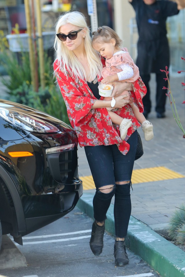 Ashlee Simpson Jagger Ross