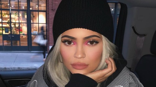 Dobd fel a hangulatod egy színes sminkkel!