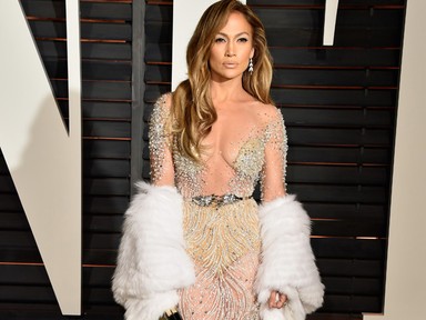 Jennifer Lopez meztelen! Illetve majdnem