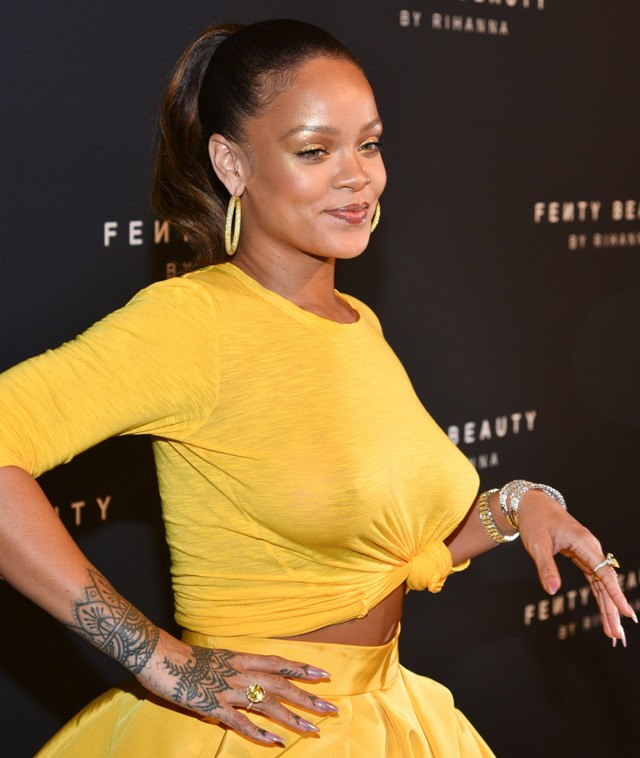 Rihanna pólós mellvillantása