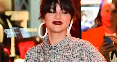 Selena Gomez most bizonyította be, hogy ha egy zsákot húz magára, az is jól áll neki