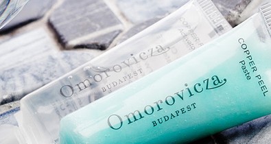 Sosincs elég hely a bőröndödben? Ezt a szuper mini bőrradírt imádni fogod!