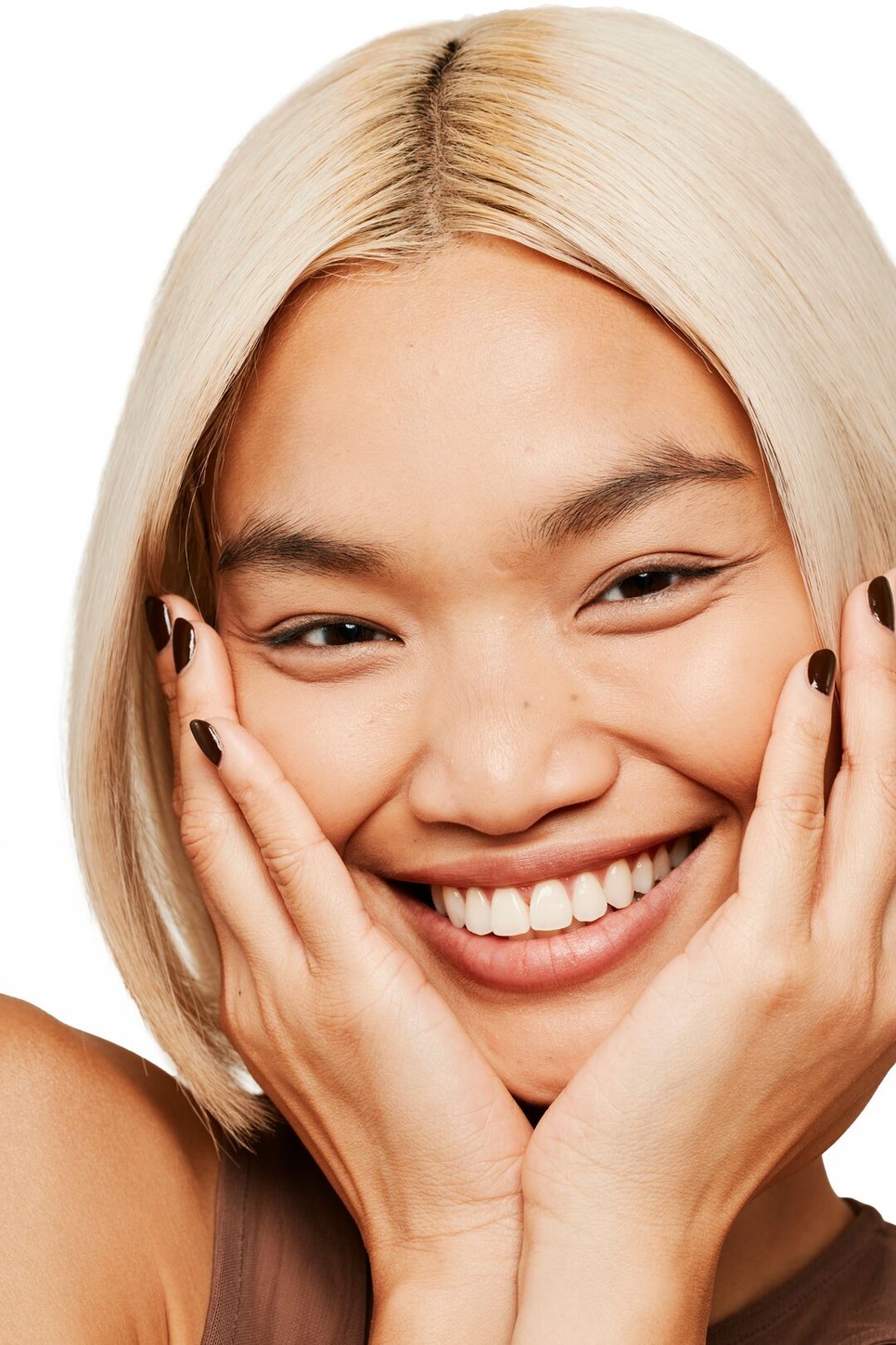 Könnyű textúrájával, tökéletes fedésével és ápoló összetevőivel verhetetlen kategóriájában az Erborian Super BB korrektor