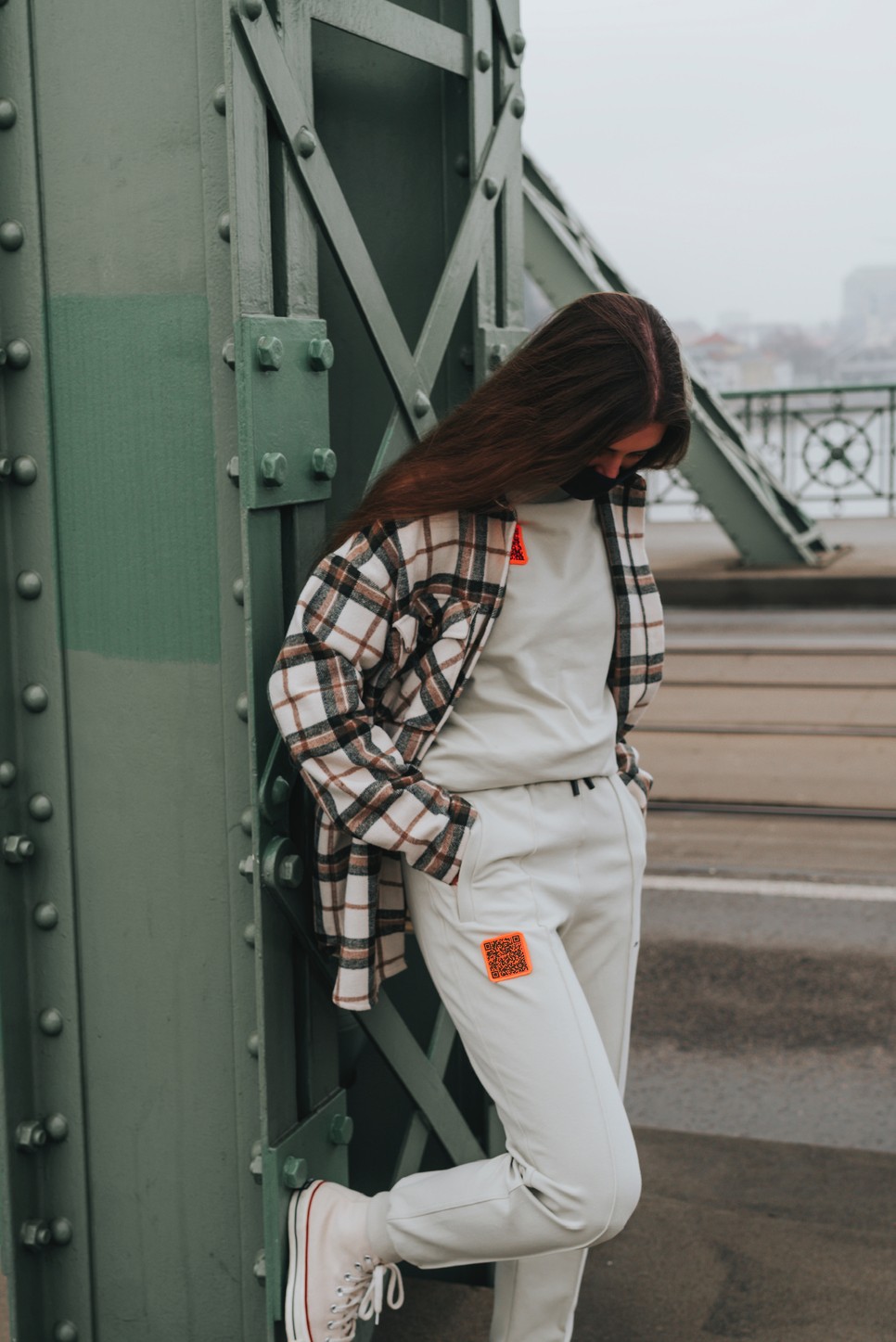 QR kód a ruhákon? Ez a módszer segíti a Z generációt a kapcsolatépítésben. 