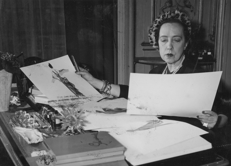 Elsa Schiaparelli imádta az ékszereket és a hangsúlyos sminket is
