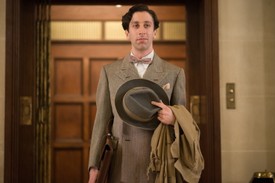 A Florence - A tökéletlen hang című filmben is egészen máshogy nézett ki, mint az Agymenőkben. (2016)