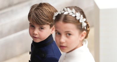 Olvadásveszély: Lajos herceg és Sarolta hercegnő összeöltöztek, és ennél nem látsz ma édesebbet