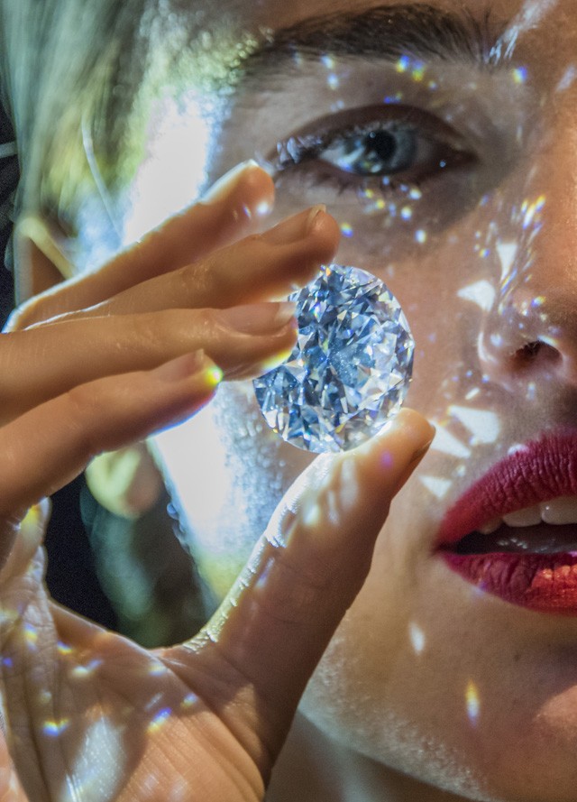 Lenyűgöző fotók a világ legnagyobb és legtökéletesebb gyémántjáról