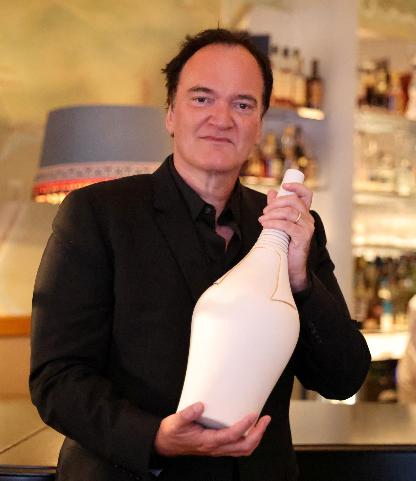 Quentin Tarantino nem vágyik arra, hogy kapcsolatba lépjen apjával, Tonyval, aki nem sokkal a születése után elvált édesanyjától. Felnőttként sem ismerte meg őt, soha nem találkoztak. 