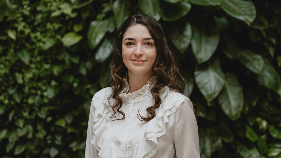 Till Anilla szerint ha valaki szegénységben él, akkor semmiképpen ne érezze rosszul magát azért, mert olyan döntéseket hoz, ami a környezetének káros