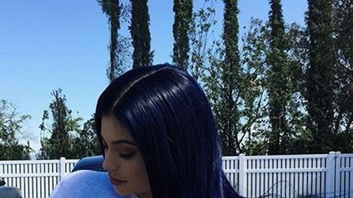 Kylie Jenner új hajszínét nem hiszed el
