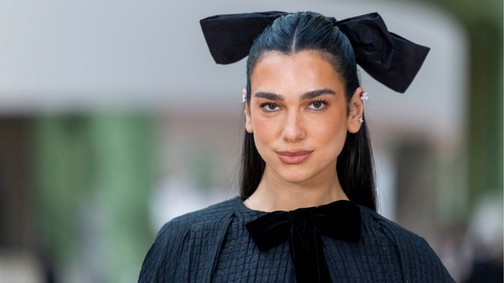 Mára ki is kapcsolhatod a fűtést: Dua Lipa bikinis nyaralós fotói olyan forrók, hogy rögtön felmelegszel tőlük