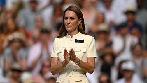 Katalin hercegné testhez simuló ruhájából csak úgy árad a sikk, ragyogóan gyönyörű Vilmos herceg felesége