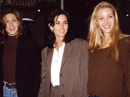 2019-et írunk és Rachel, Monica és Phoebe ugyanolyan csajos estéket tartanak, mint 1995-ben
