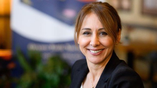 Orvos-Tóth Noémi: „Igenis hagyjuk sírni a fiainkat is, ha éppen fájdalmuk van”