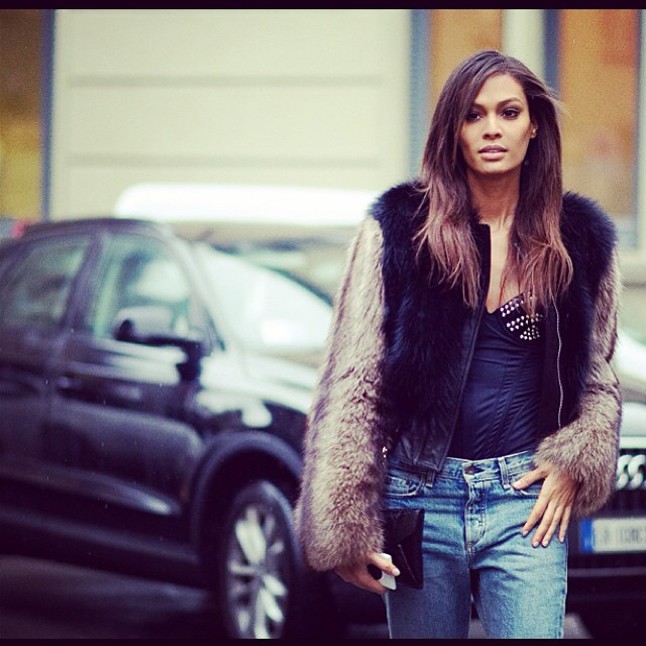 Joan Smalls: @joansmalls Street style, fotózások és barátok várnak Joan profilján.