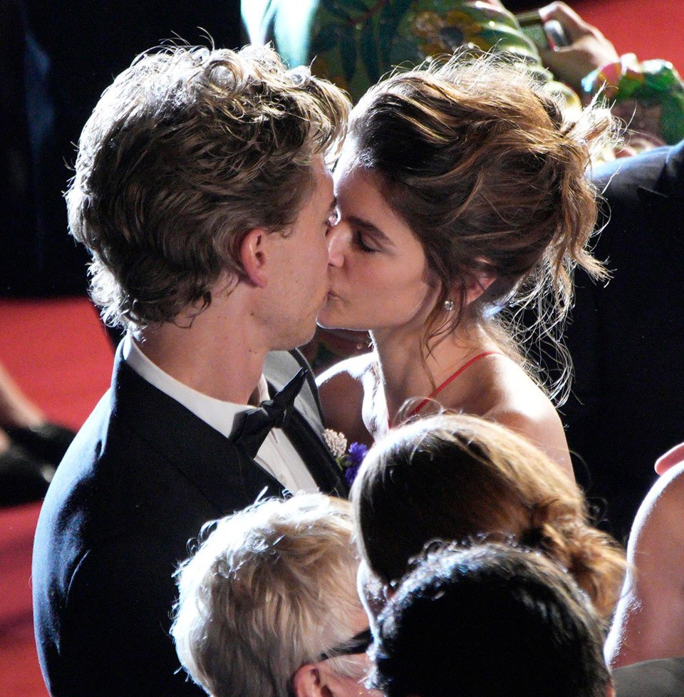  Kaia Gerber és színész barátjának a csókváltása eddig Cannes idei legcukibb momentuma