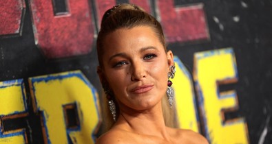 Nem térünk magunkhoz! Blake Lively elképesztő kreációban lopta el a show-t az új Deadpool film bemutatóján