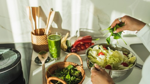 Két népszerű diéta, ami az Alzheimer ellen is hatásos: kulcsfontosságú élelmiszer az alapjuk