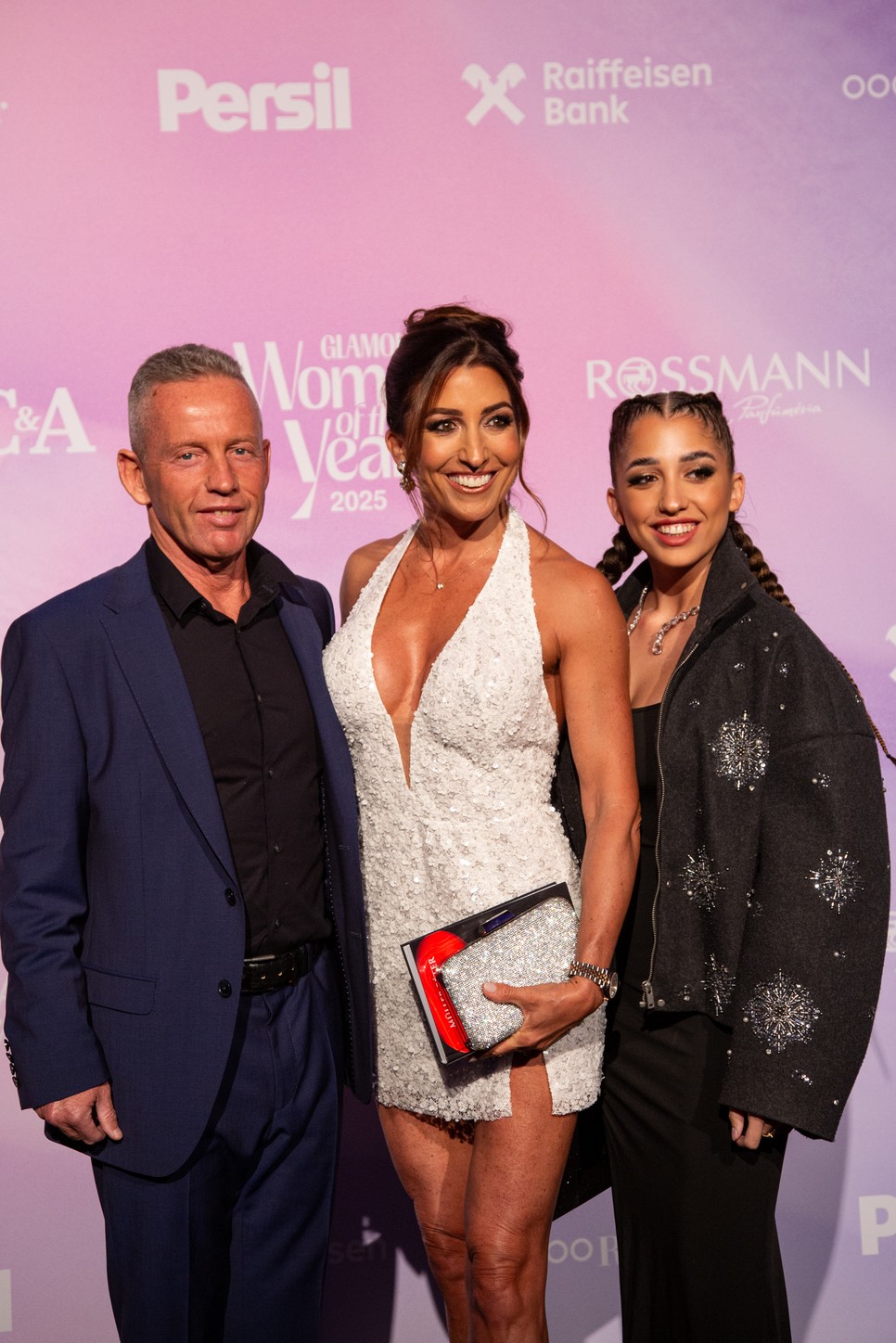 Schobert Norbert, Rubint Réka és Schóbert Lara együtt a 2025-ös GLAMOUR Women of the Year gálán