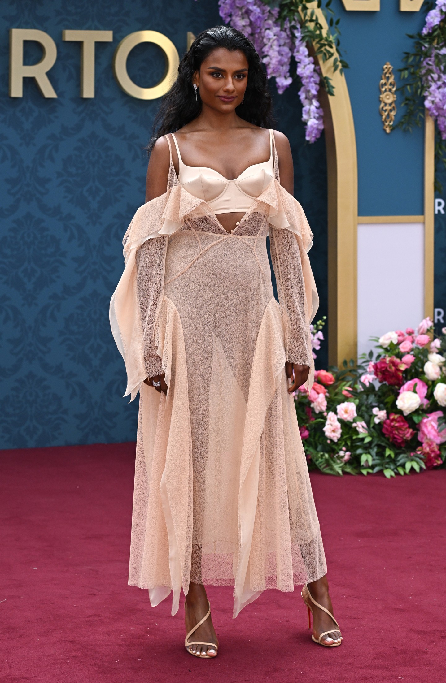 A Bridgerton sztárjai mindenkit elvarázsoltak a vörös szőnyegen 