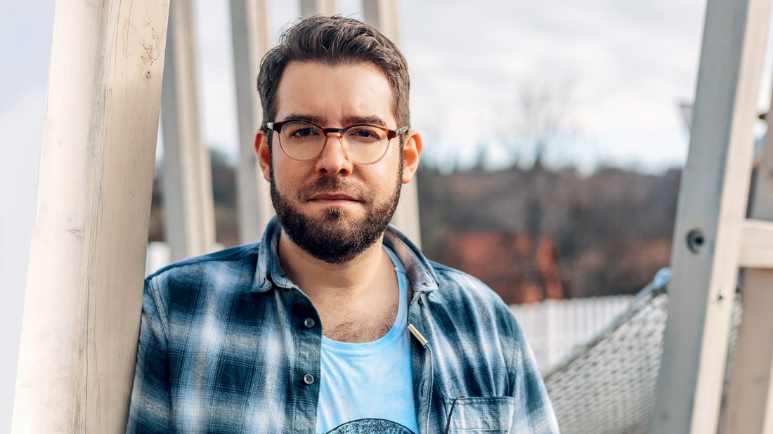 Szalkai Dániel a Maacraft alapítója autizmussal élő bátyja, Bence miatt fordult az autisták megsegítése felé