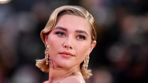 Florence Pugh felszabadította a testét, méghozzá taplig Valentinóban