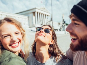 6 jel, hogy ellenállhatatlan a kisugárzásod