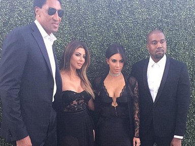 Még sose voltál ennyire közel Kim Kardashian melleihez!