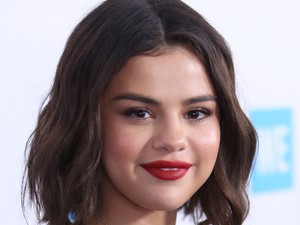 Selena Gomez újra Nirvana-szőke! És milyen jó áll neki!