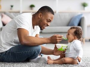 Így lehet egyszerre izgalmas és biztonságos a baba hozzátáplálása