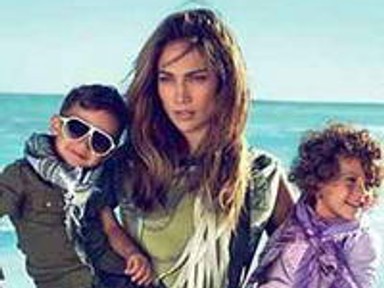 J.Lo és ikrei pózolnak a Guccinak