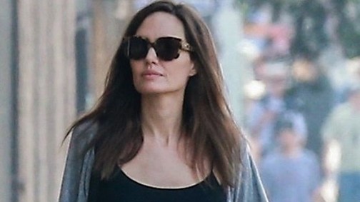 Angelina Jolie megmutatja, milyen a leglazább őszi outfit!