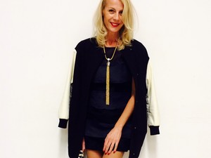 Munkába gumicsizma, estére csipke