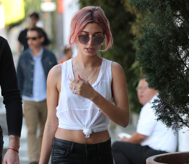 hailey baldwin, hajszín, hajfestés, rozéarany, instagram