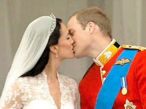 Emlékszel a kislányra, aki ellopta a show-t Kate Middleton esküvőjén? Így néz ki most!