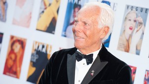 „Minden az én döntésem, és ez meg is látszik” – Giorgio Armani 50 éve töretlen sikerrel igazgatja divatházát