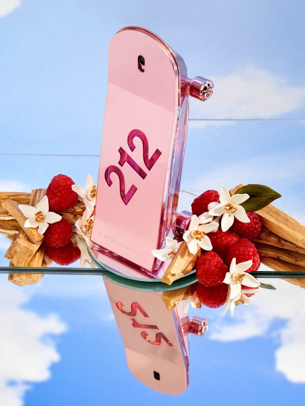 212 Heroes for Her edp CAROLINA HERRERA  31 790 Ft/50 ml - Itt keresd: Douglas, Marionnaud és Müller üzletek, valamint webshopjaik