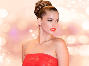 12 szett, amiben Palvin Barbara úgy festett, akár egy született hercegnő