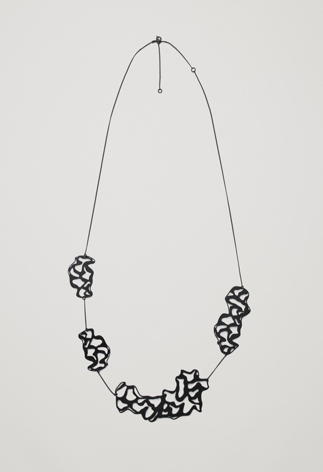 Fém nyaklánc COS 13000 Ft