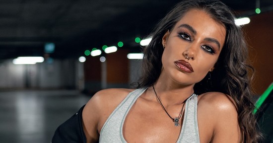 Tóth Andi meztelenruhája az X-Faktor történelmének legbátrabb megjelenése